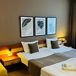Hotel Queen Nelly