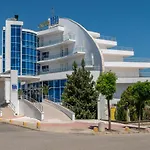 Queen Nelly Hotel 4*