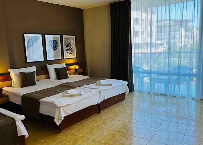 Hotel Queen Nelly 4*