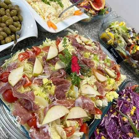 Queen Nelly Primorszko