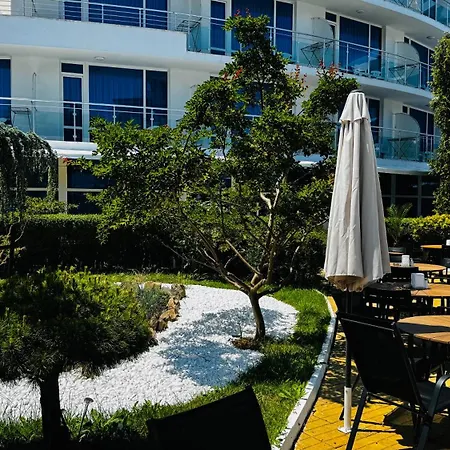 Queen Nelly Hotel 4*